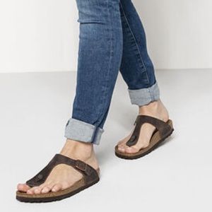 Birkenstock Gizeh leather sandals